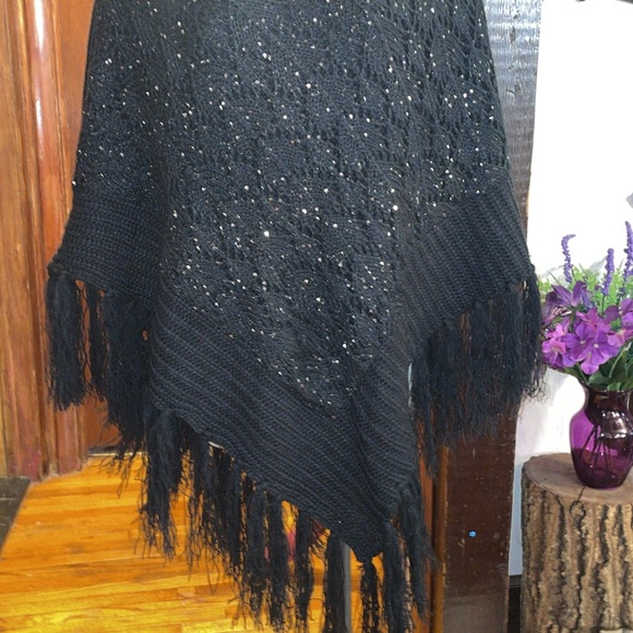 Black fringe sequin Shawl - Picture 5 of 7